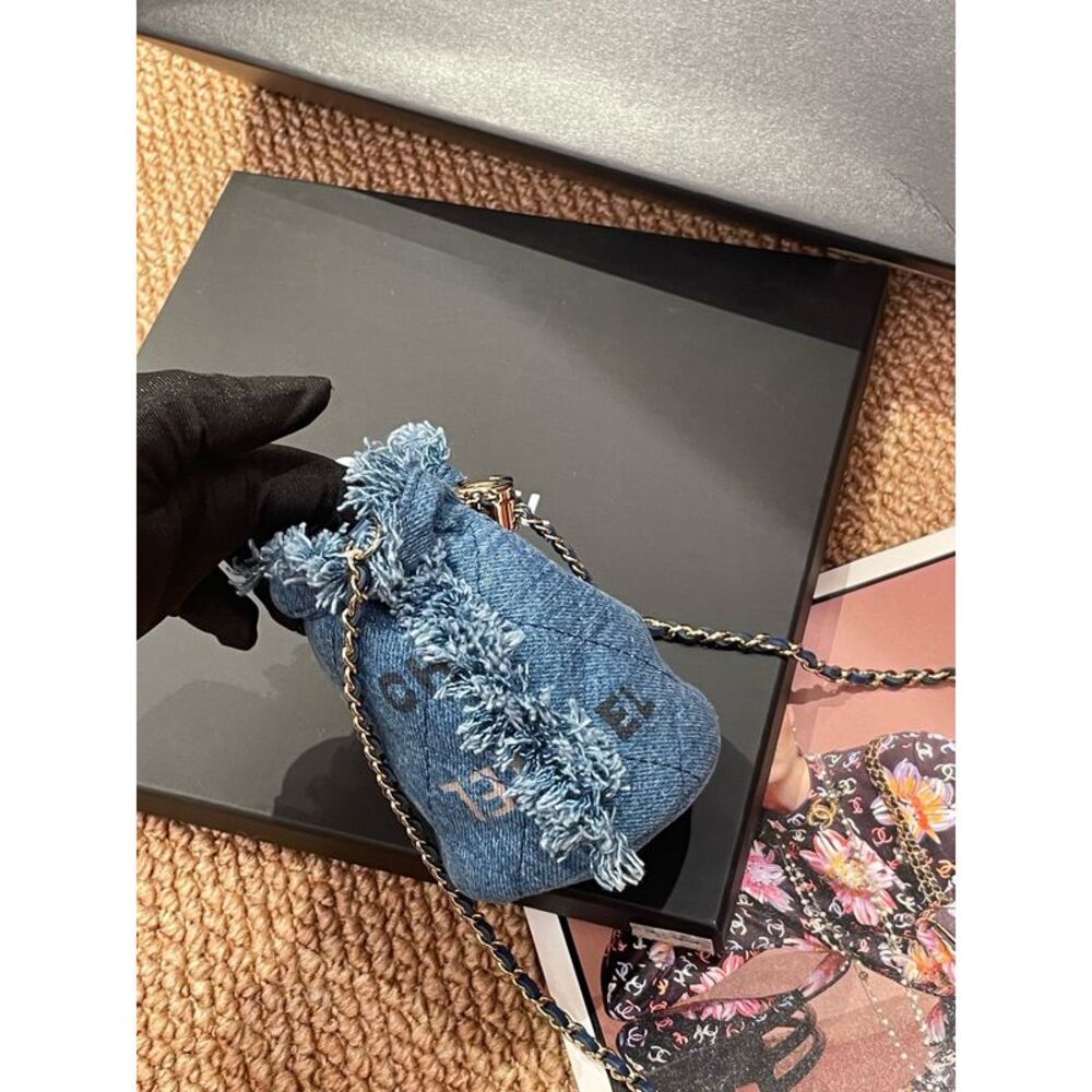 Chanel Women Pre-Loved Bag Very Good Condition - Picture 5 of 9